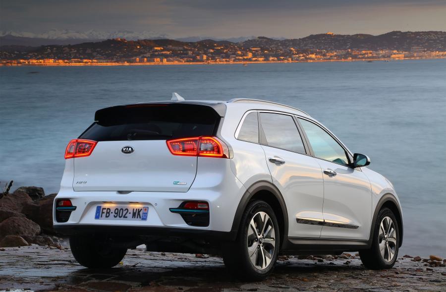  Kia e-Niro 2018 года  (WW) (фото 27 из 41)